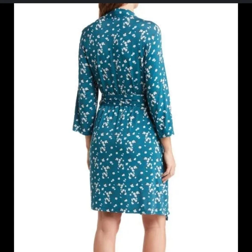 Posh Peanut Women's Robe with Pockets size Small Medium Flower Floral Print